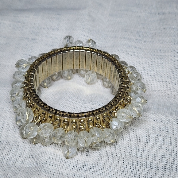 Vintage Cha Cha Beaded Bracelet Stretchy Gold Tone Crystal Charms - Picture 2 of 8